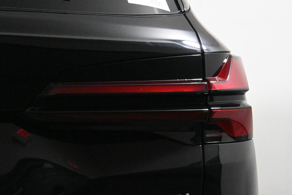 Thumbnail: 2026 BMW X5 - 13