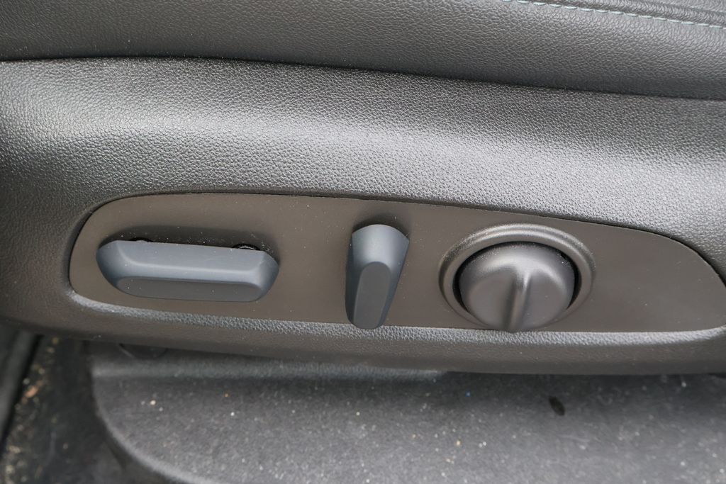 Thumbnail: 2022 Chevrolet Blazer - 16