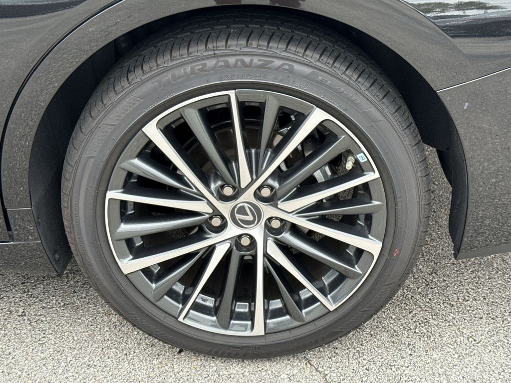 Thumbnail: 2025 Lexus ES - 31