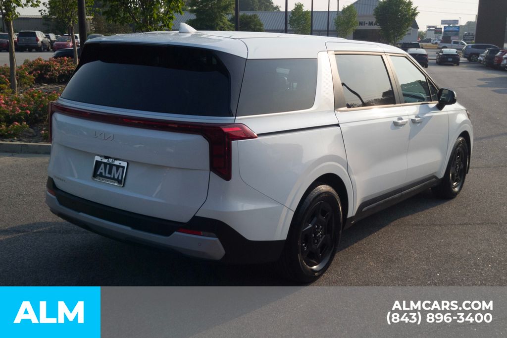Used 2025 White Kia LXS image 5