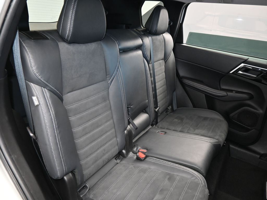 Used 2022 Alloy Silver Metallic Mitsubishi SE image 46