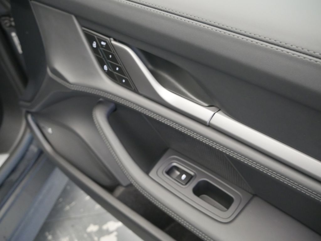 Thumbnail: 2026 Porsche Taycan - 21