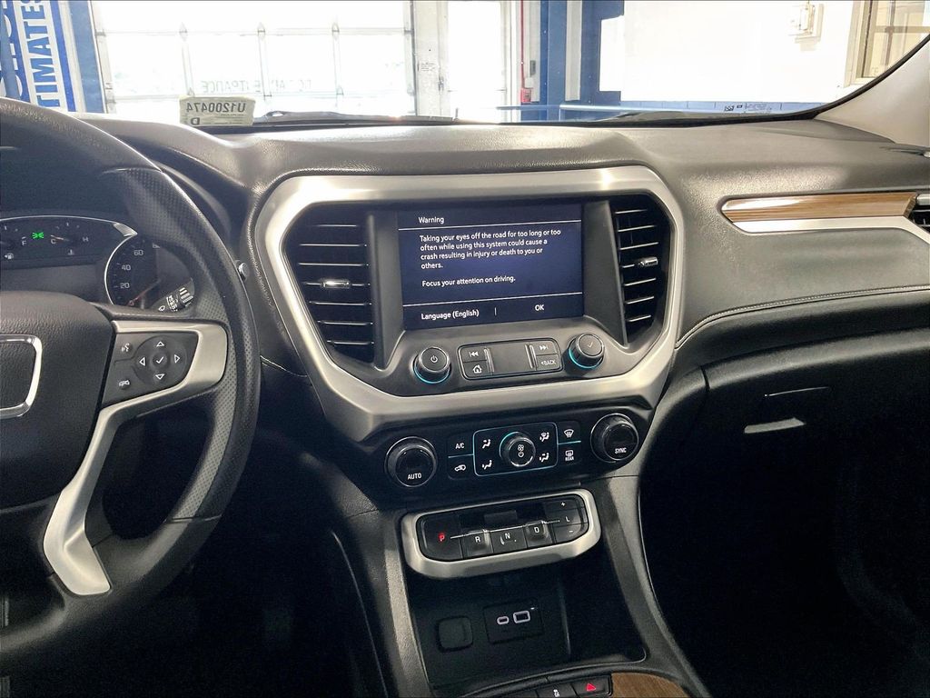 2023 GMC Acadia — photo 19