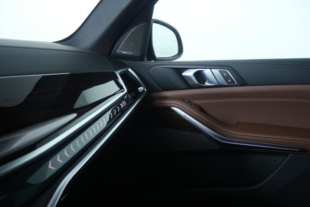 Thumbnail: 2026 BMW X5 - 24