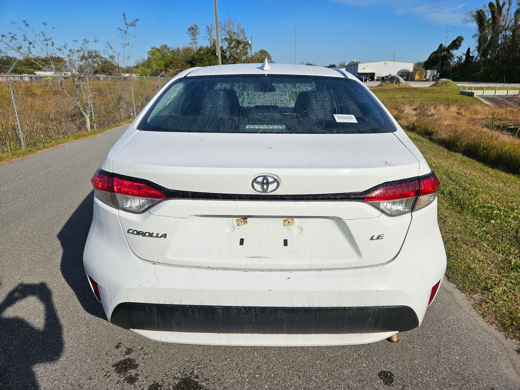 2022 Toyota Corolla LE 4