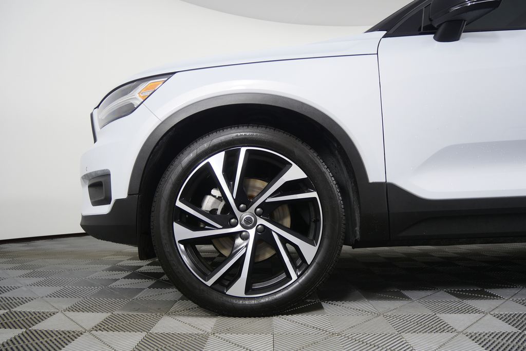 Thumbnail: 2022 Volvo XC40 - 7
