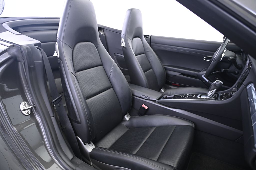 Thumbnail: 2013 Porsche 911 - 20