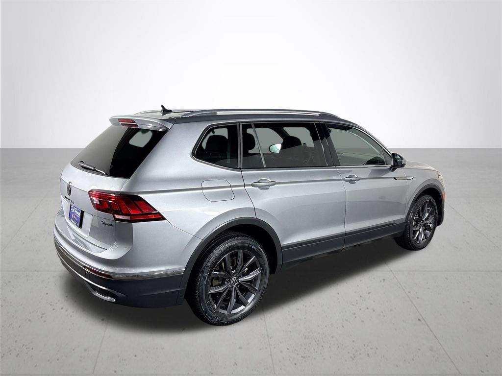 Image of 2022 Volkswagen Tiguan SE 4MOTION