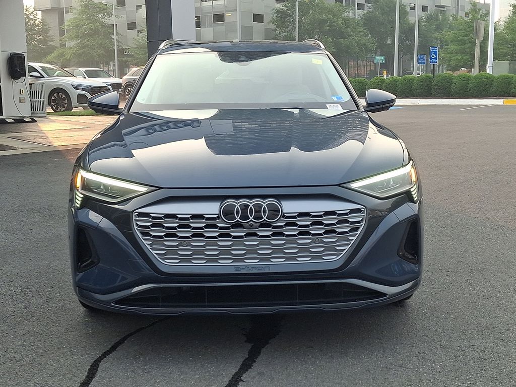 Thumbnail: 2024 Audi Q8 e-tron - 2