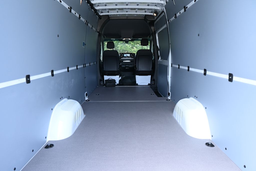 Thumbnail: 2026 Mercedes-Benz Sprinter - 29