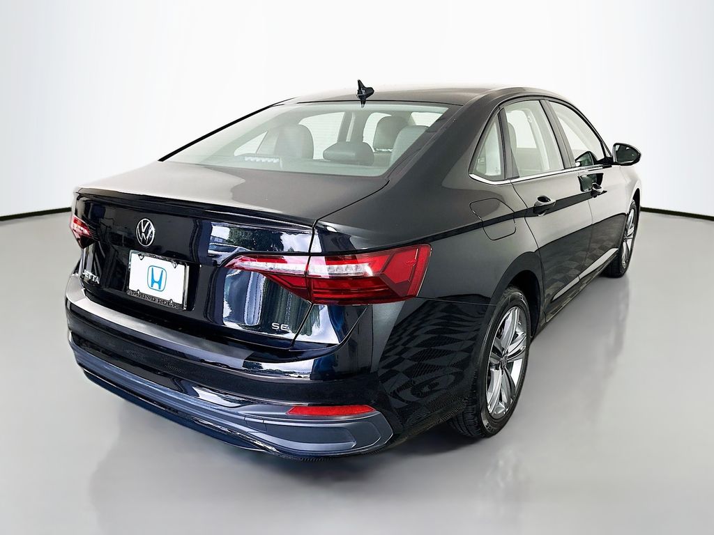 Thumbnail: 2024 Volkswagen Jetta - 5