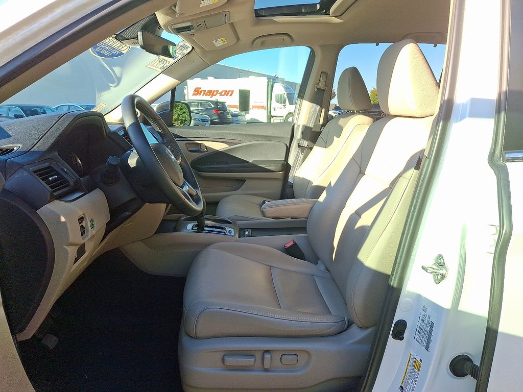 Thumbnail: 2020 Honda Pilot - 14