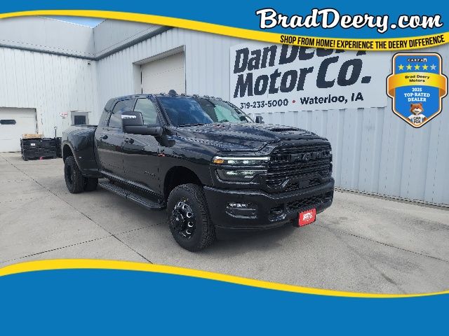 Diamond Black Crystal Pearlcoat 2026 RAM 3500 Pickup Truck Four-Wheel Drive 8-Speed Automatic
