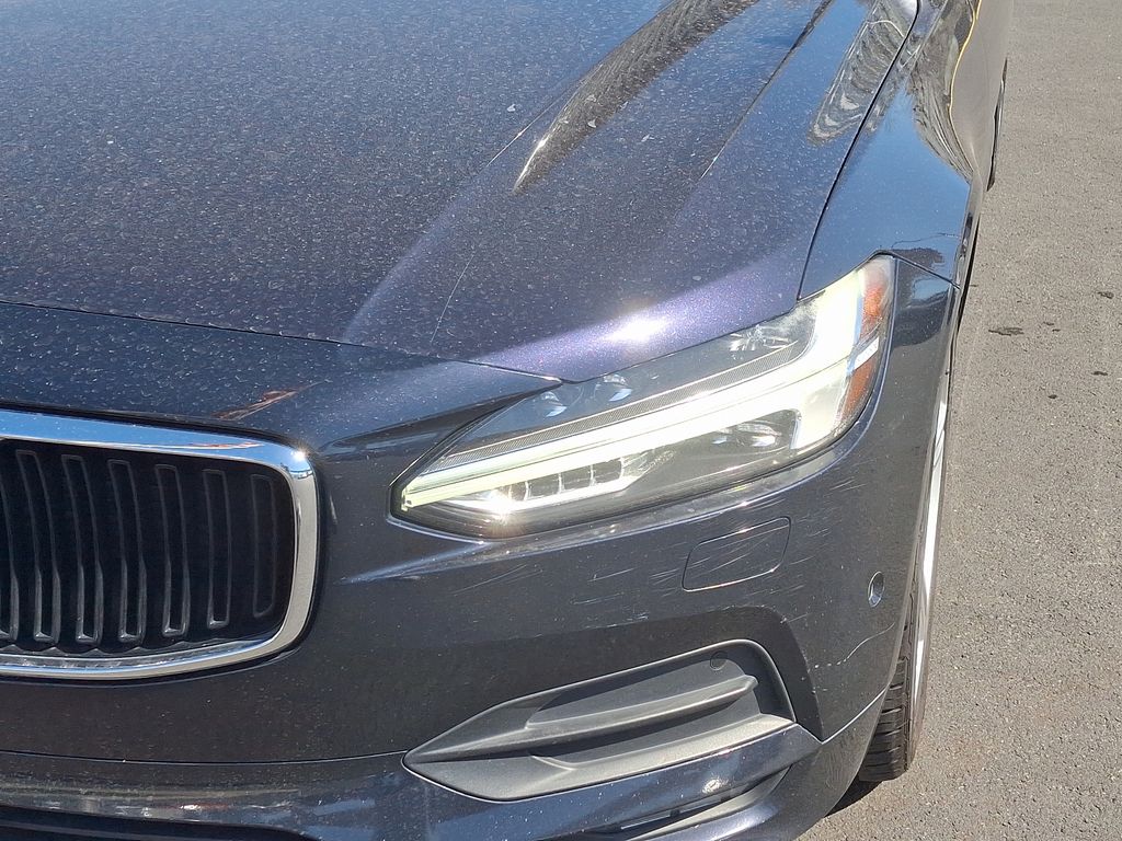 2017 Volvo S90 T5 Momentum 9