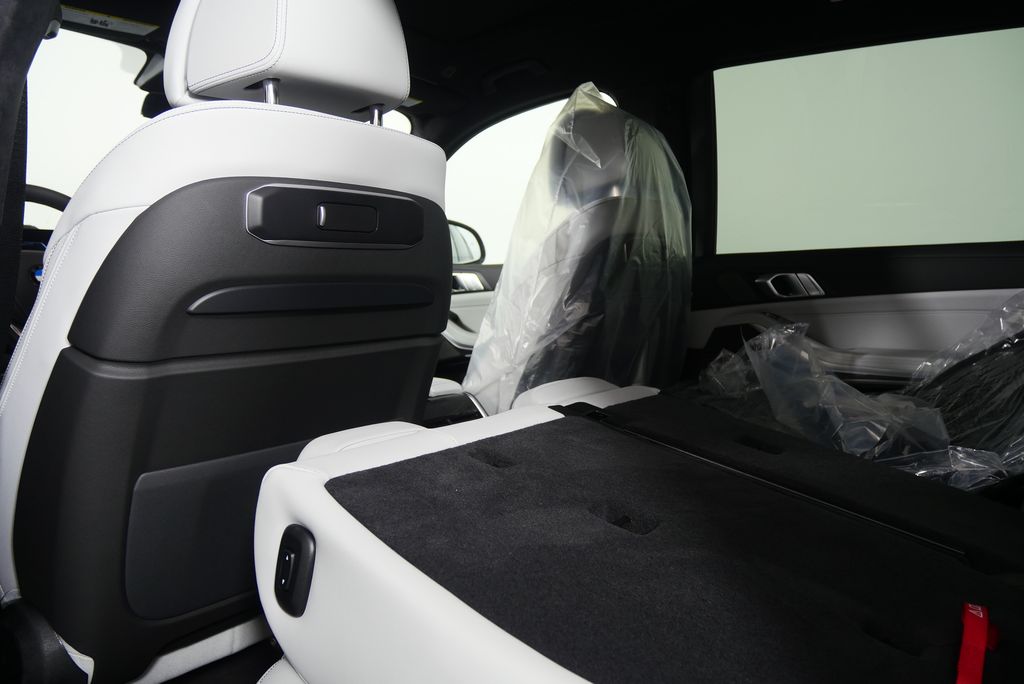 2026 BMW X7 xDrive40i 16