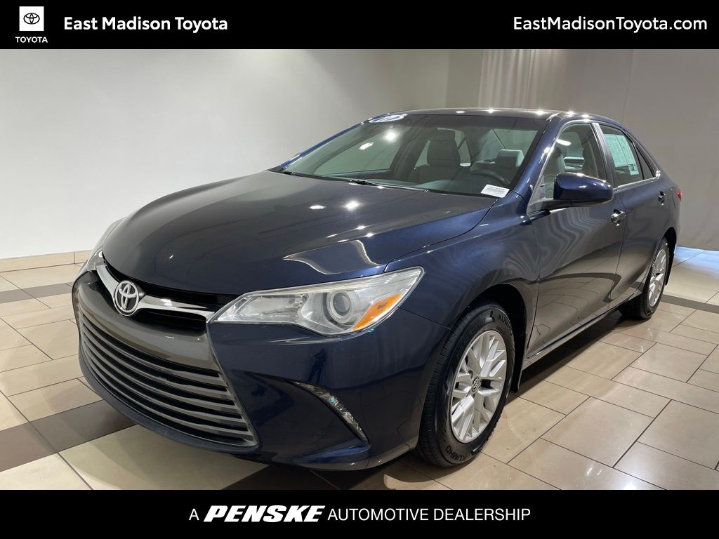 2017 Toyota Camry SE -
                Madison, WI