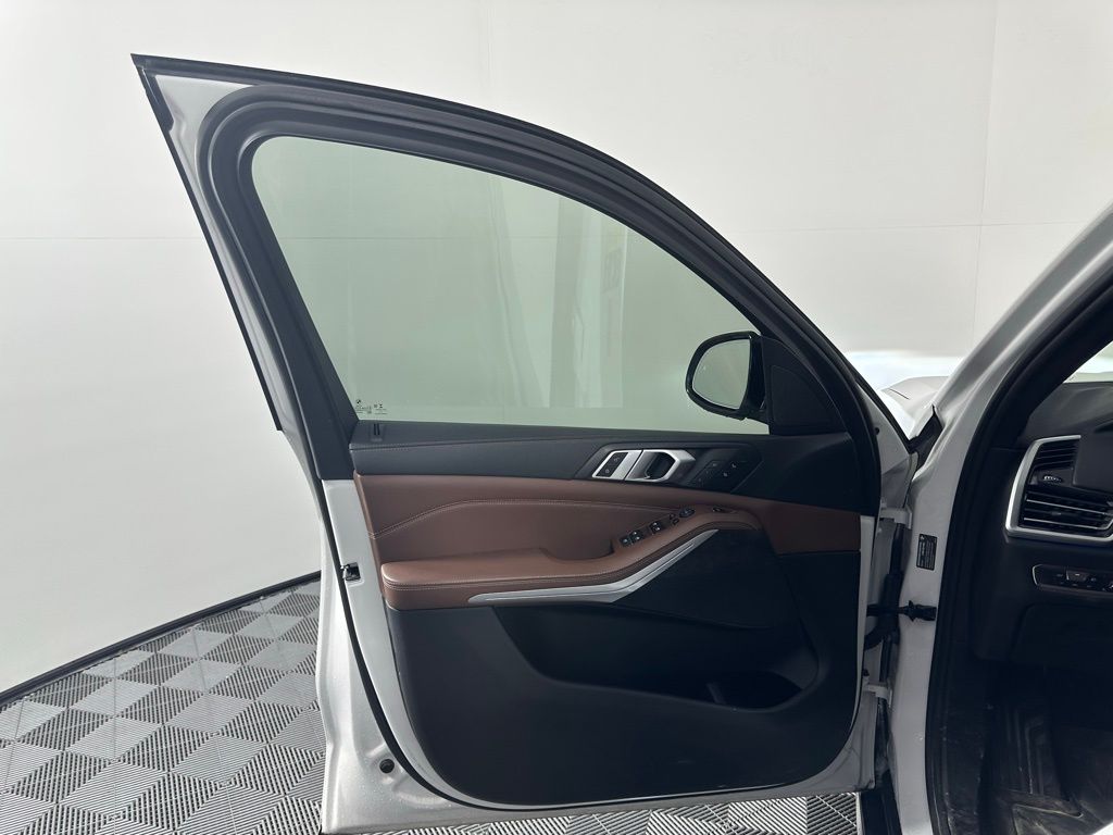 Thumbnail: 2022 BMW X5 - 13