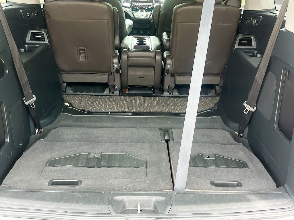 Used 2023 Silver Honda Touring image 28