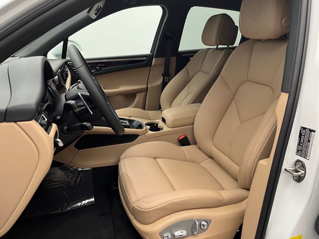 Thumbnail: 2025 Porsche Macan - 5