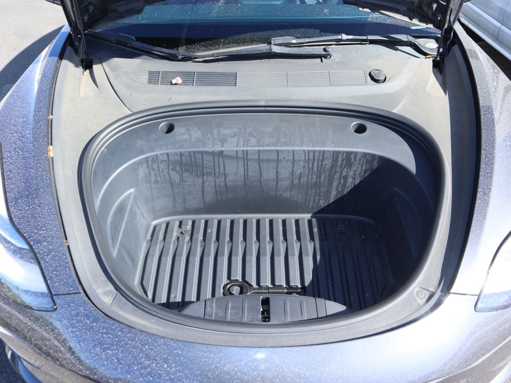 Thumbnail: 2022 Tesla Model 3 - 11