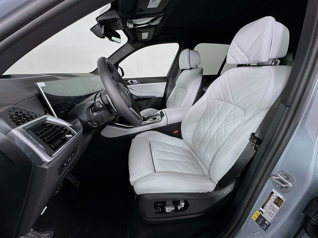 Thumbnail: 2026 BMW X5 - 16