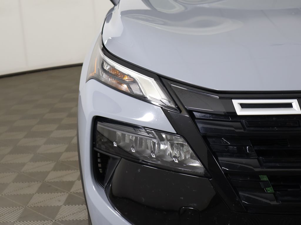 Used 2025 Gray Nissan Rock Creek image 13