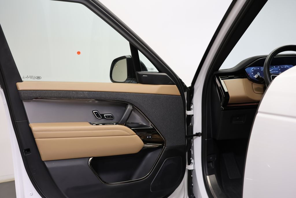 Thumbnail: 2023 Land Rover Range Rover Sport - 26