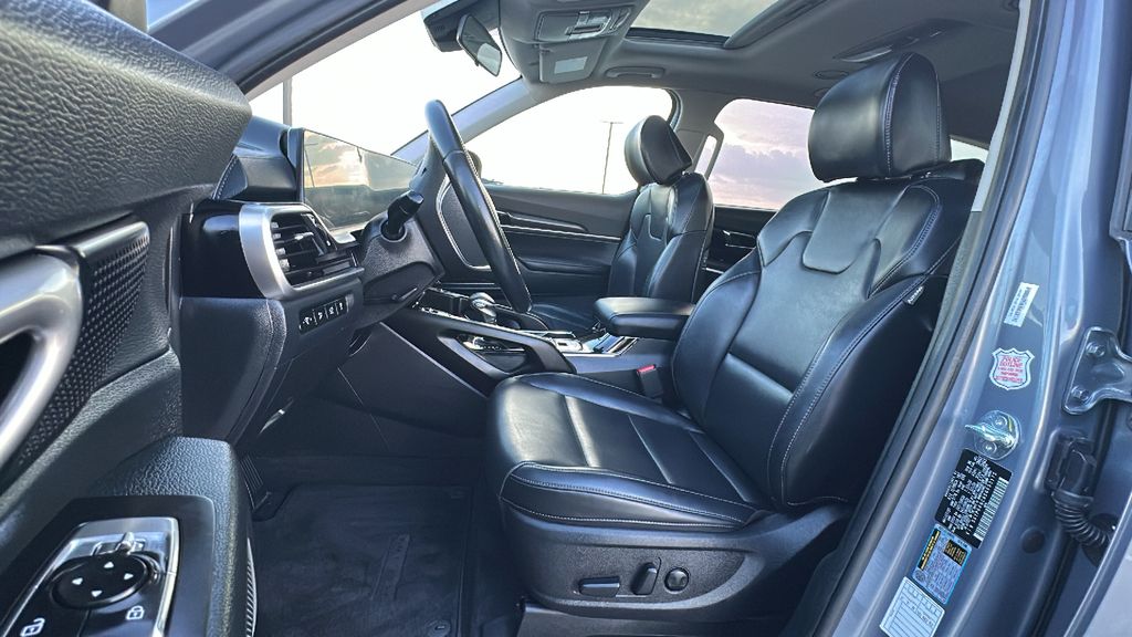 2025 Kia Telluride S Silver at Legacy Ford