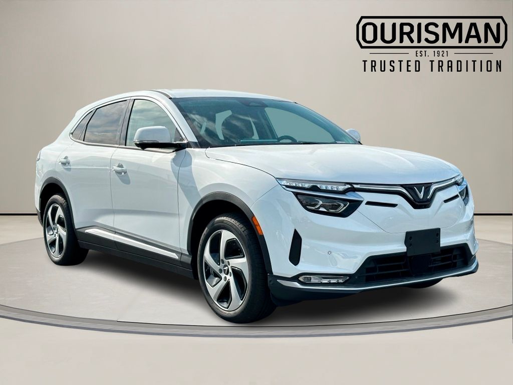 2025 VinFast VF8 Eco AWD