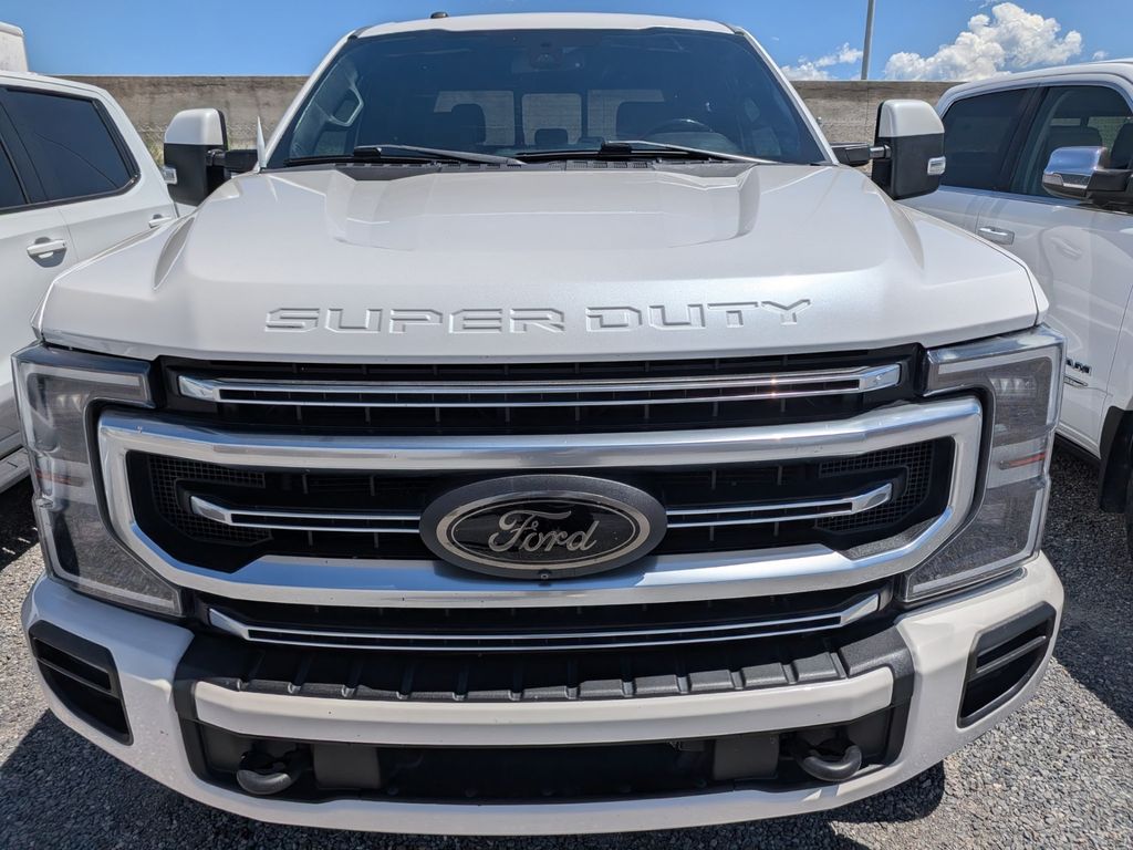 White Platinum Clearcoat Metallic 2017 Ford F-250 Super Duty Pickup Truck Four-Wheel Drive 6-Speed Automatic