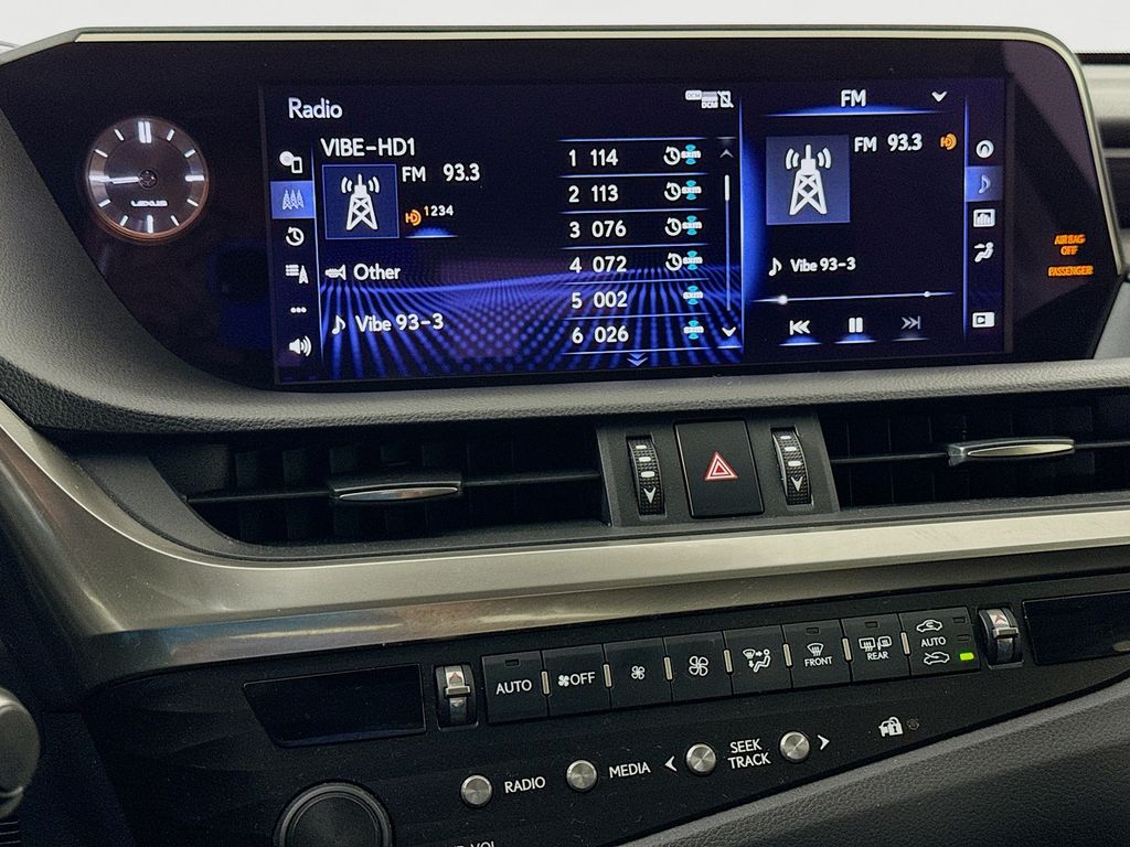 Thumbnail: 2020 Lexus ES - 15