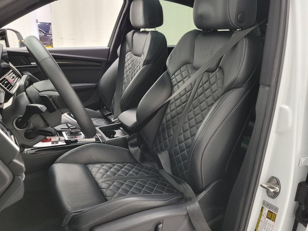 Thumbnail: 2023 Audi SQ5 - 22