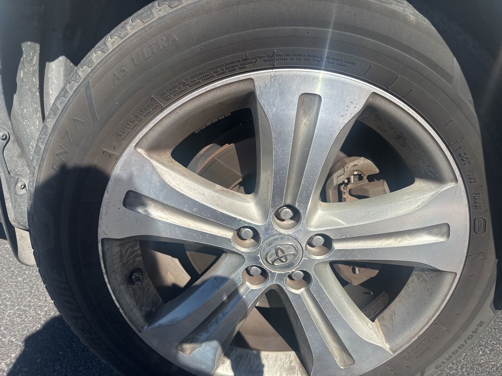 Thumbnail: 2012 Toyota Highlander - 13