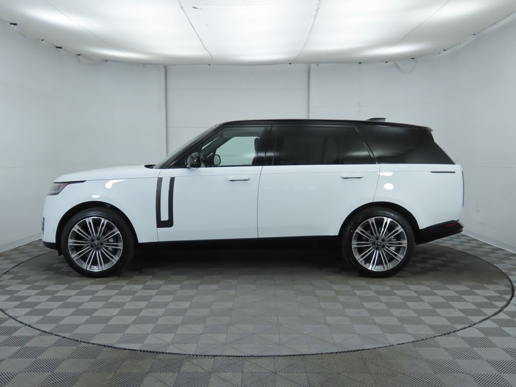 2025 Land Rover Range Rover SE 8