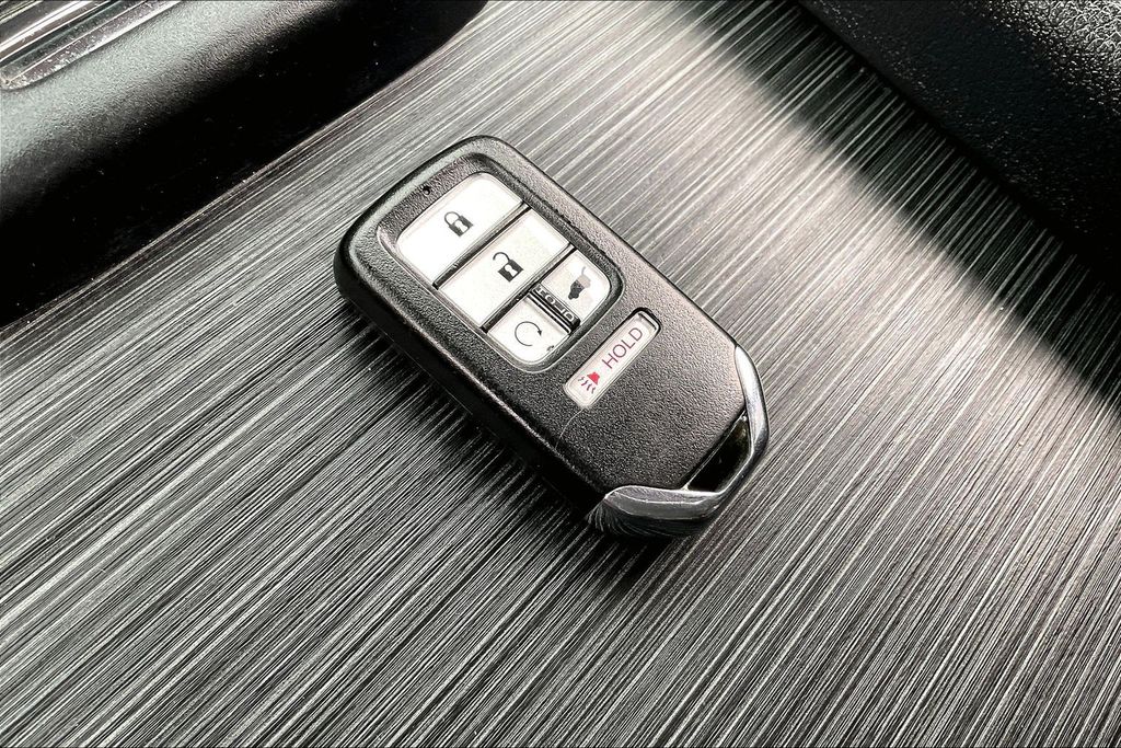 2022 Honda Pilot EX-L - Photo 35