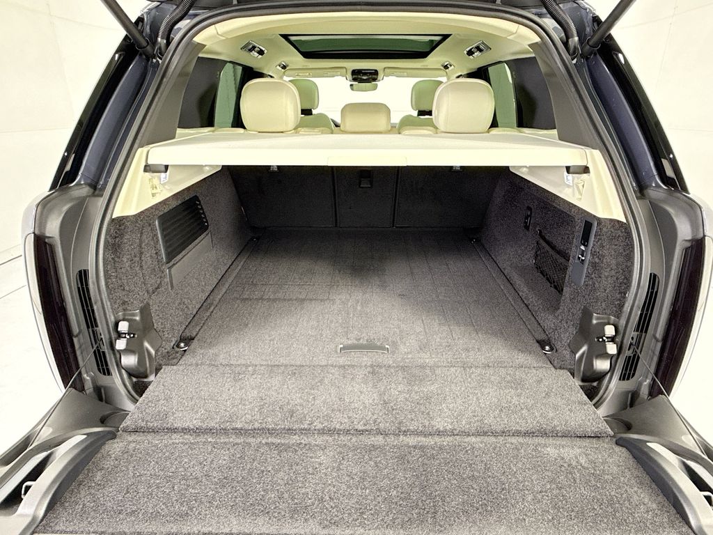 Thumbnail: 2026 Land Rover Range Rover - 26