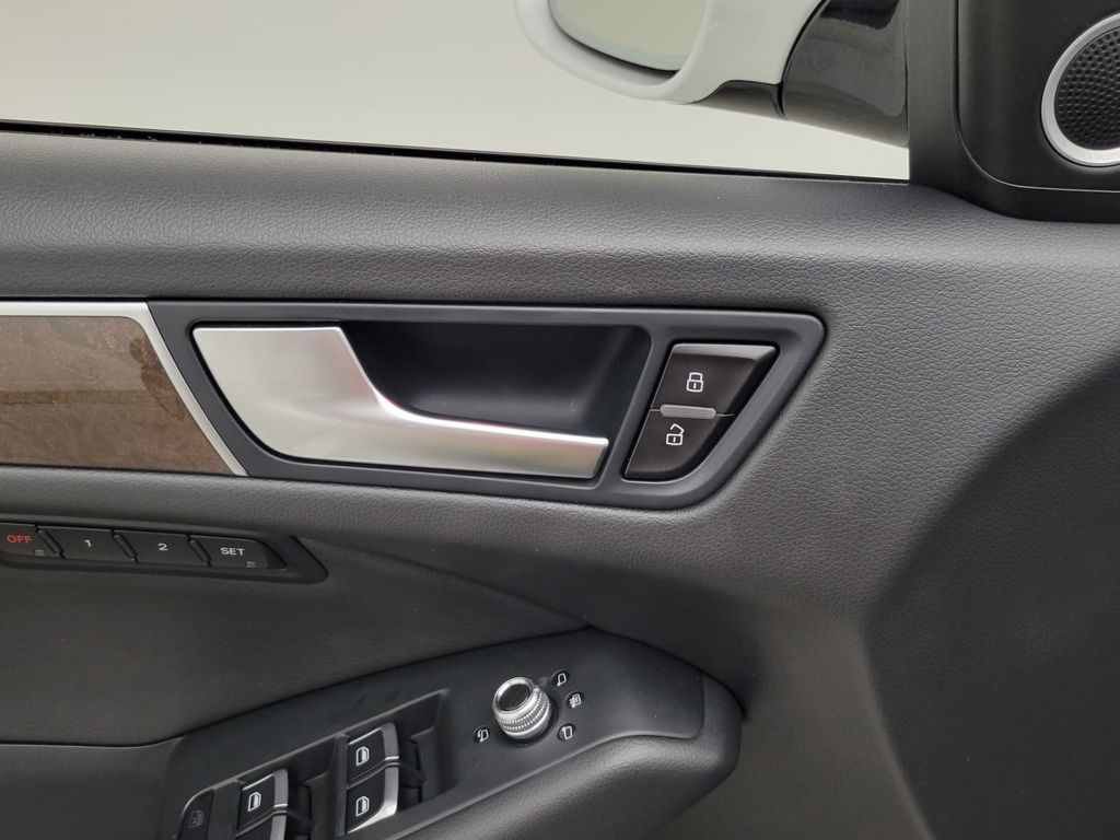 Thumbnail: 2016 Audi Q5 - 28