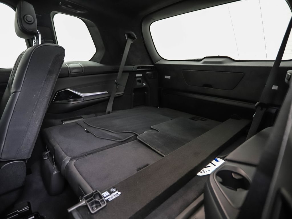 Thumbnail: 2024 BMW X7 - 23