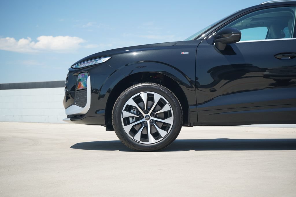 Thumbnail: 2026 Audi Q3 - 2