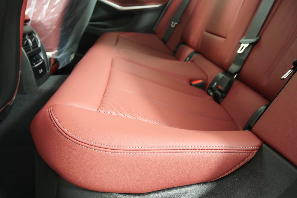 2025 BMW 3 Series 330i 14