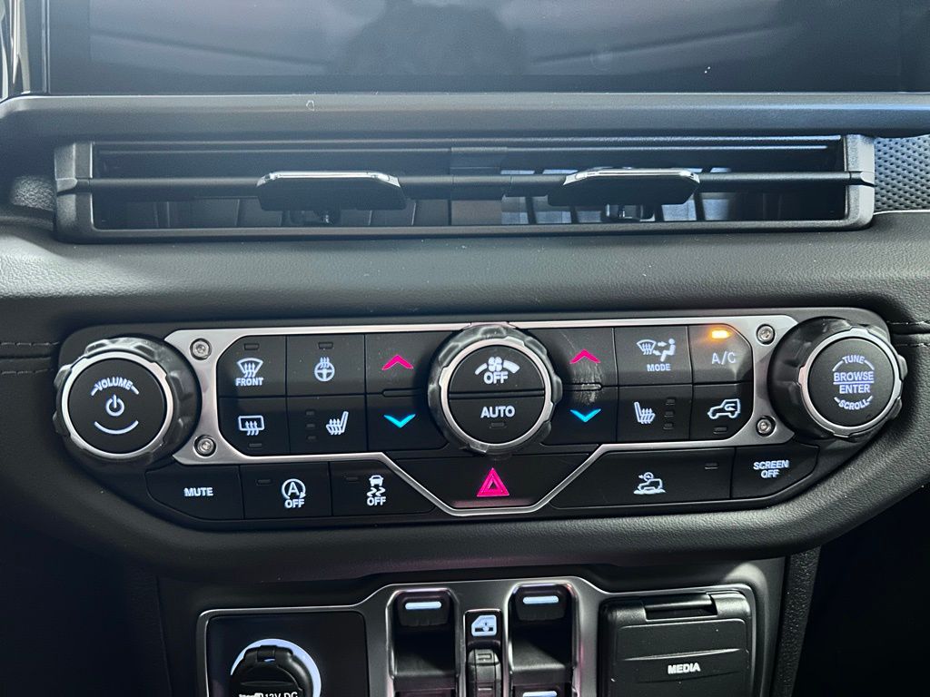 new 2026 Jeep Gladiator car, priced at $57,075