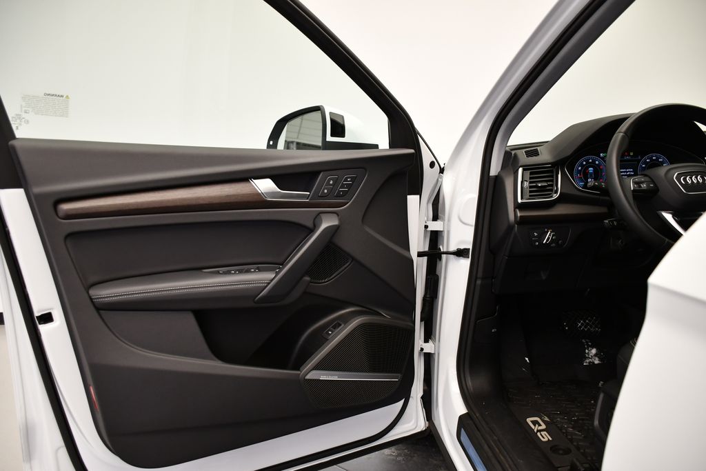 Thumbnail: 2024 Audi Q5 - 32