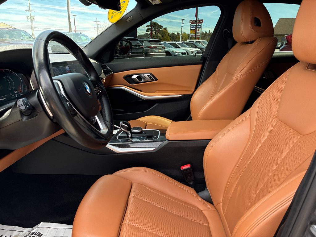 2022 BMW 3 Series 330i xDrive - 9