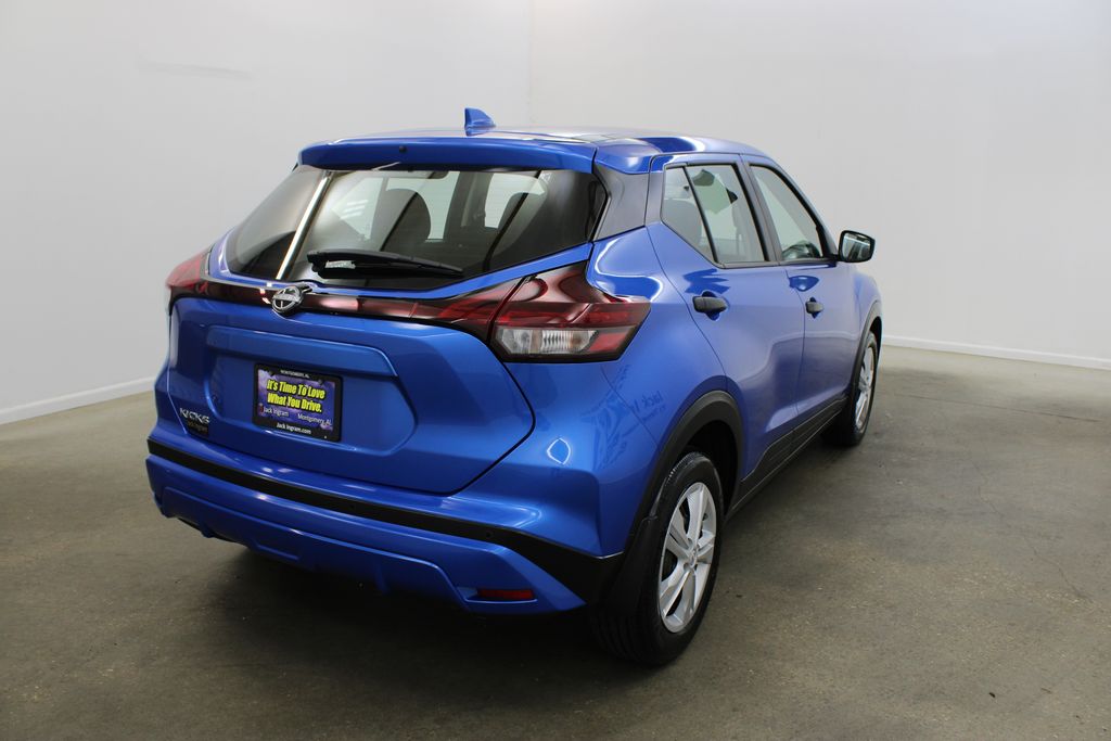 used 2024 Nissan Kicks car