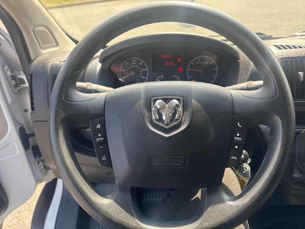 Used 2019 White Ram Base image 15