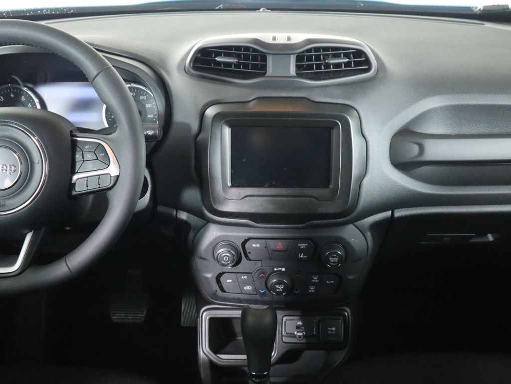 Thumbnail: 2021 Jeep Renegade - 14