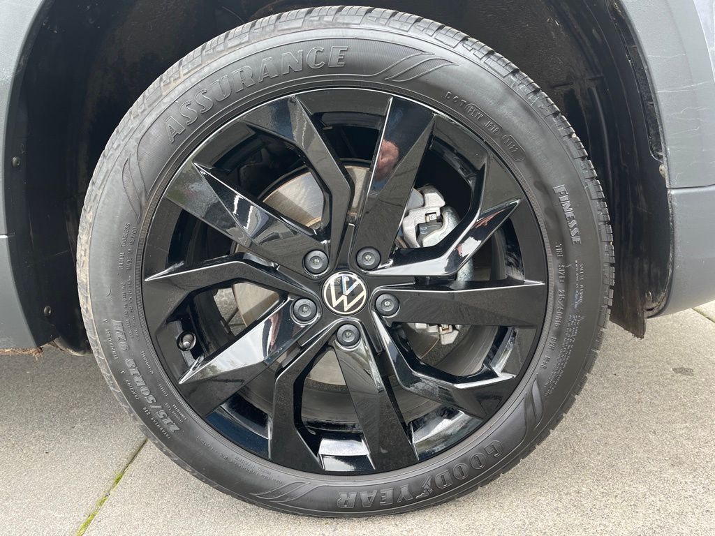 2023 Volkswagen Taos 1.5T SE