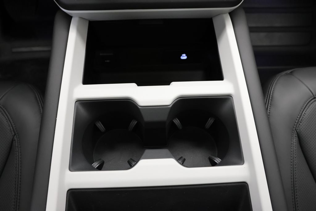 Thumbnail: 2026 Land Rover Defender - 25