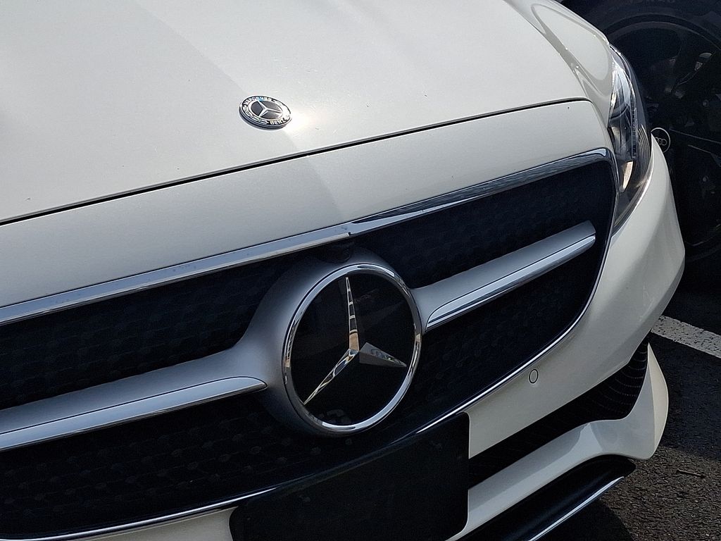 Thumbnail: 2018 Mercedes-Benz E-Class - 4