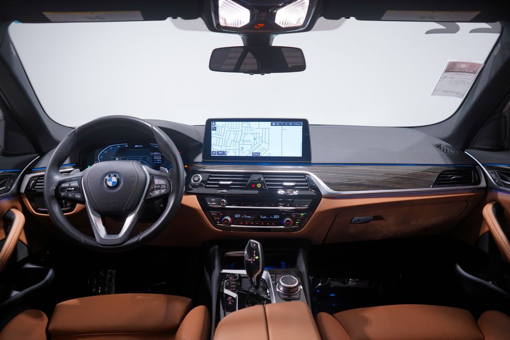 2022 BMW 5 Series 530e iPerformance 10